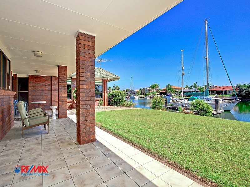 14 Bowsprit Parade, Raby Bay QLD 4163