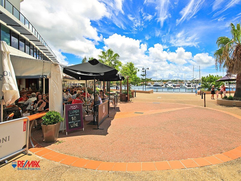 14 Bowsprit Parade, Raby Bay QLD 4163