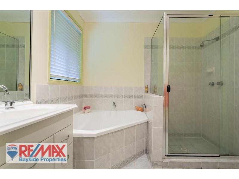 12 Blackthorne St, Ormiston QLD 4160