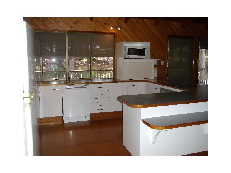 17 merinda, Point Lookout QLD 4183