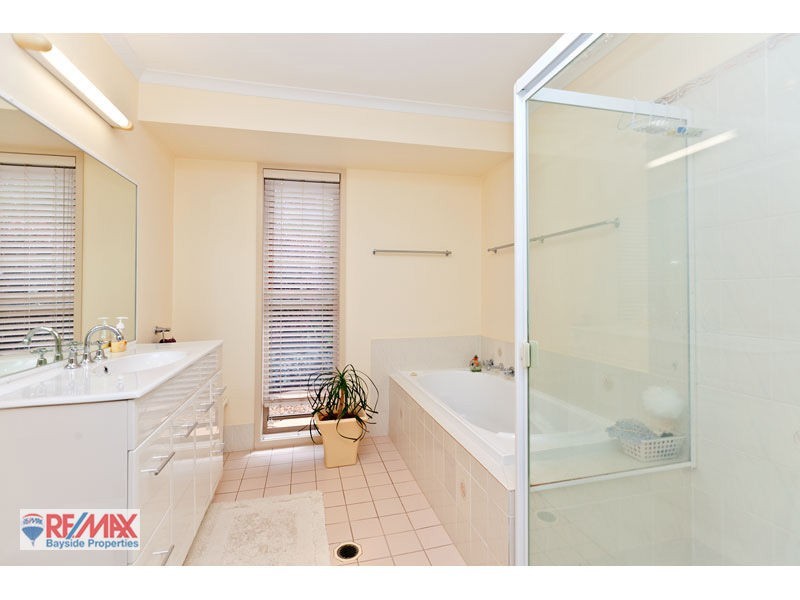 17 Macgregor Drive, Birkdale QLD 4159