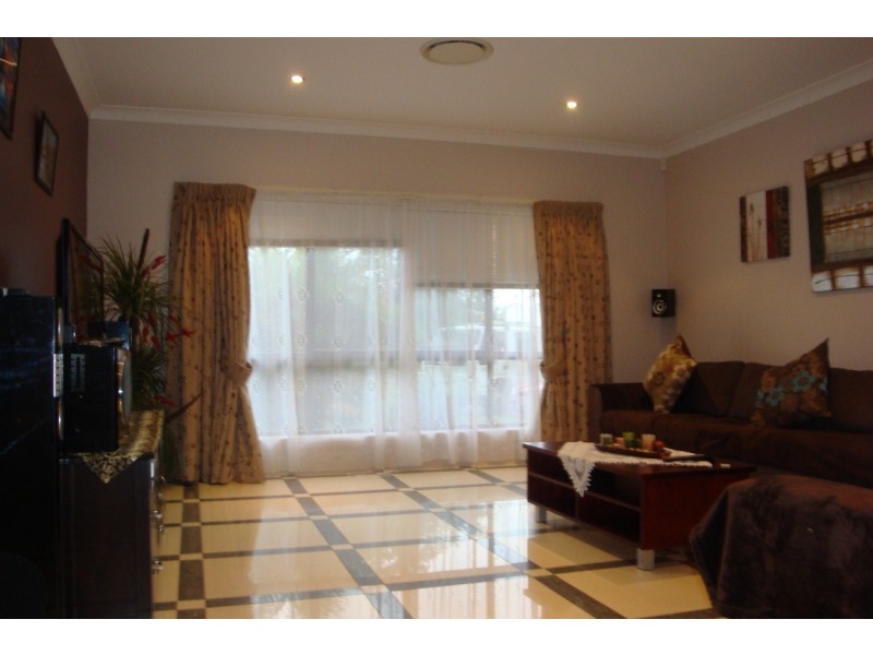 25 Caswell Cres, Redland Bay QLD 4165