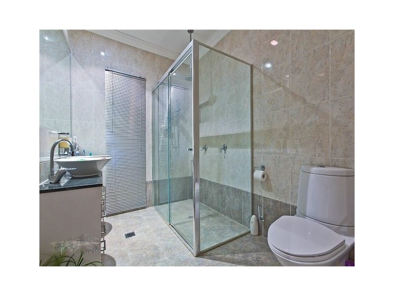 25 Caswell Cres, Redland Bay QLD 4165