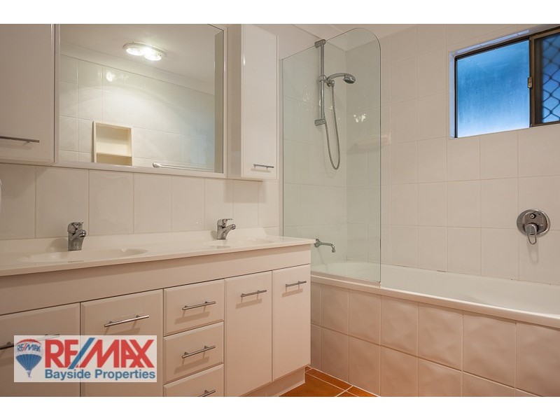 4 Manly Street, Birkdale QLD 4159