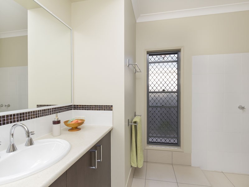 8 Nelson Street, Ormiston QLD 4160