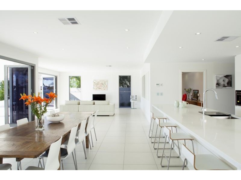 15 Marram crt, Raby Bay QLD 4163