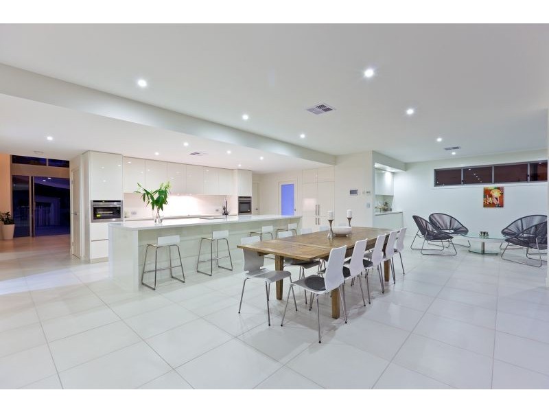 15 Marram crt, Raby Bay QLD 4163
