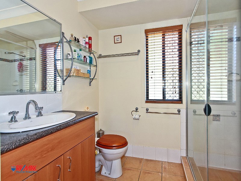 1 CRESTWOOD CLOSE, Ormiston QLD 4160