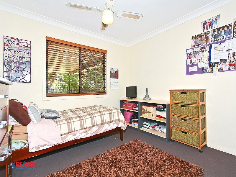 1 CRESTWOOD CLOSE, Ormiston QLD 4160