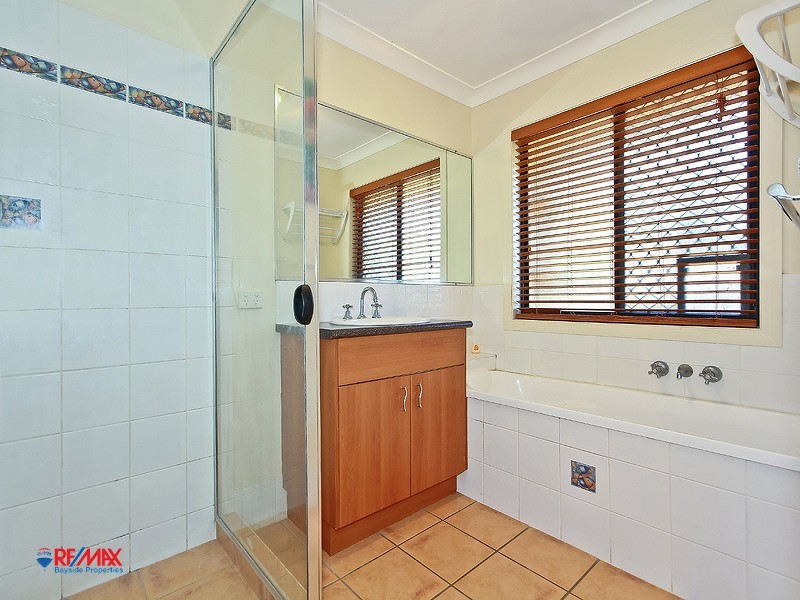 1 CRESTWOOD CLOSE, Ormiston QLD 4160