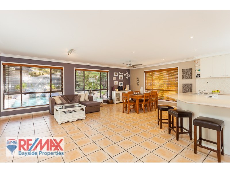 4 Penzance Drive, Redland Bay QLD 4165