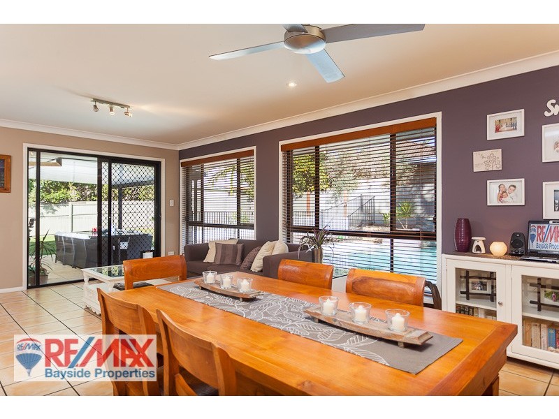 4 Penzance Drive, Redland Bay QLD 4165