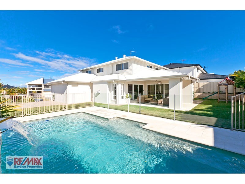 69 Penzance Drive, Redland Bay QLD 4165