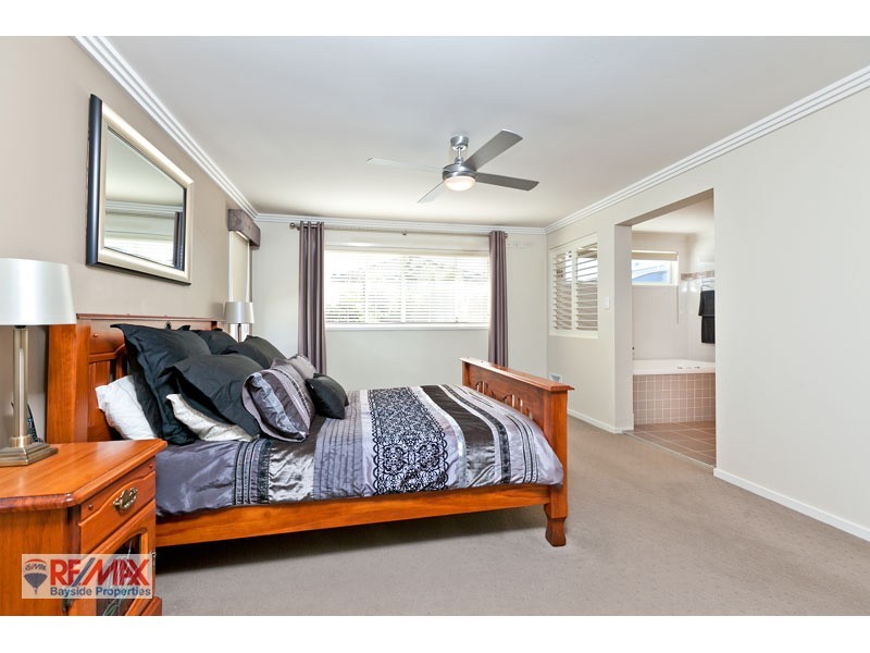 69 Penzance Drive, Redland Bay QLD 4165