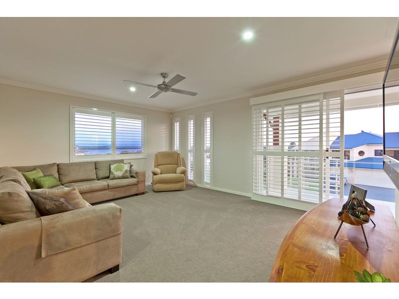 69 Penzance Drive, Redland Bay QLD 4165