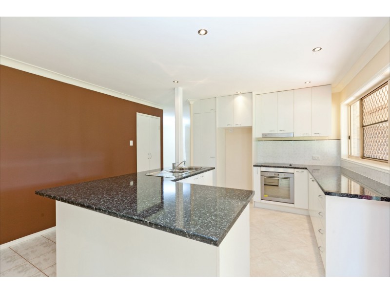 1 Regency Street, Victoria Point QLD 4165
