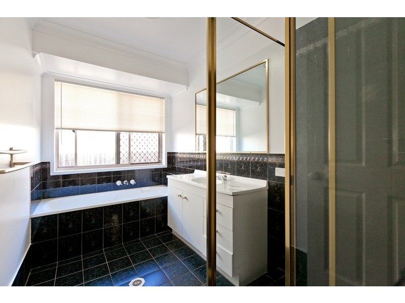 1 Regency Street, Victoria Point QLD 4165