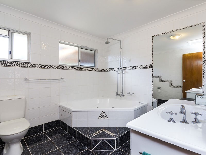 14 Henley Street, Alexandra Hills QLD 4161