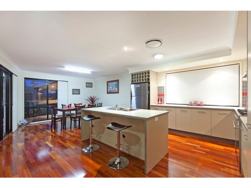 5 Waterview Place, Birkdale QLD 4159