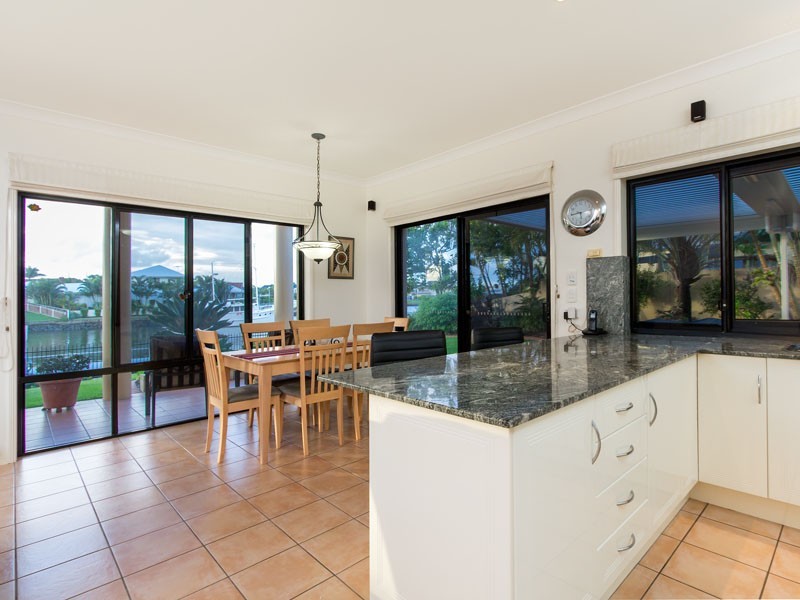 17 Voyagers Court, Raby Bay QLD 4163