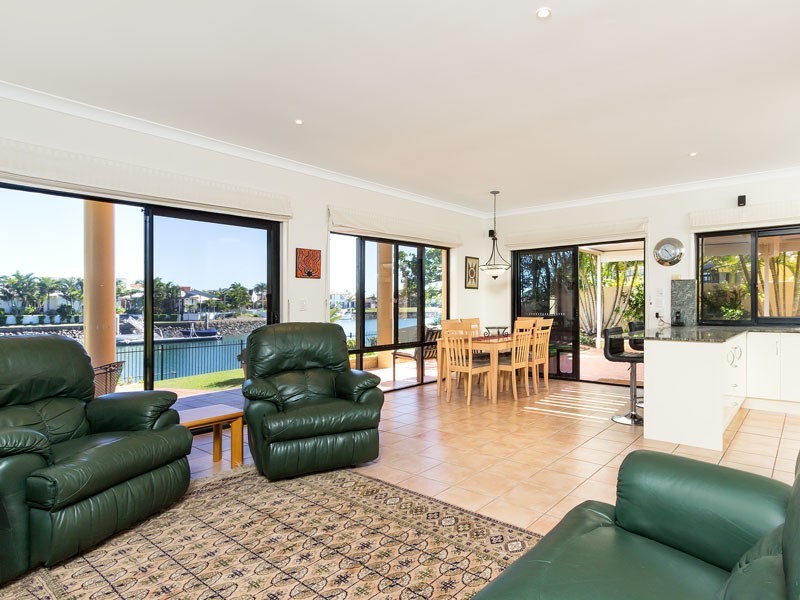 17 Voyagers Court, Raby Bay QLD 4163