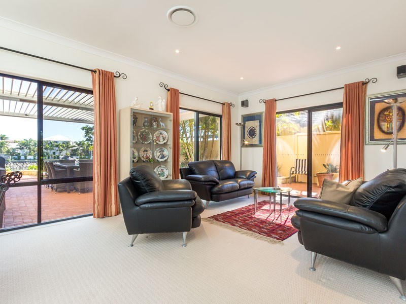 17 Voyagers Court, Raby Bay QLD 4163