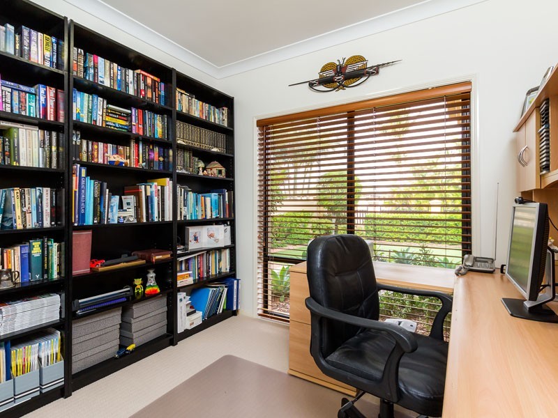 17 Voyagers Court, Raby Bay QLD 4163