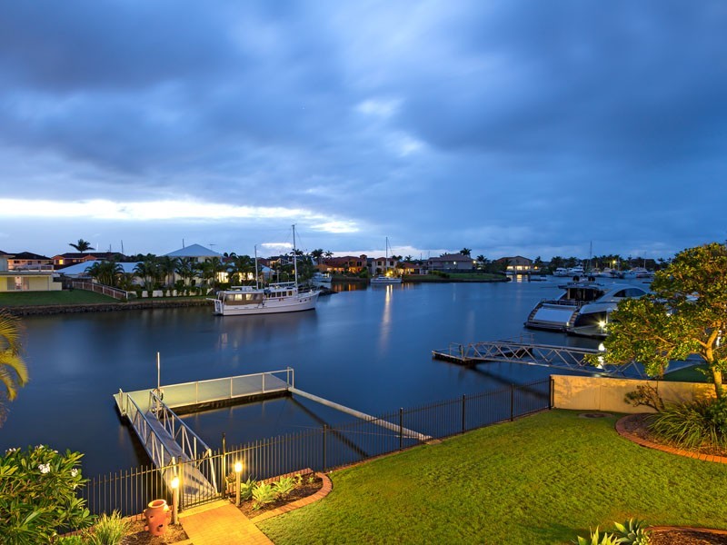 17 Voyagers Court, Raby Bay QLD 4163