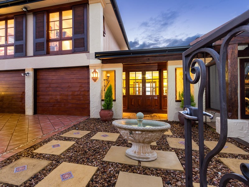 216 Shore Street North, Cleveland QLD 4163