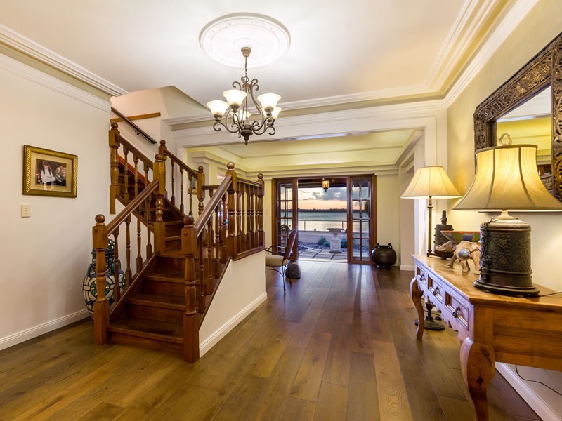 216 Shore Street North, Cleveland QLD 4163