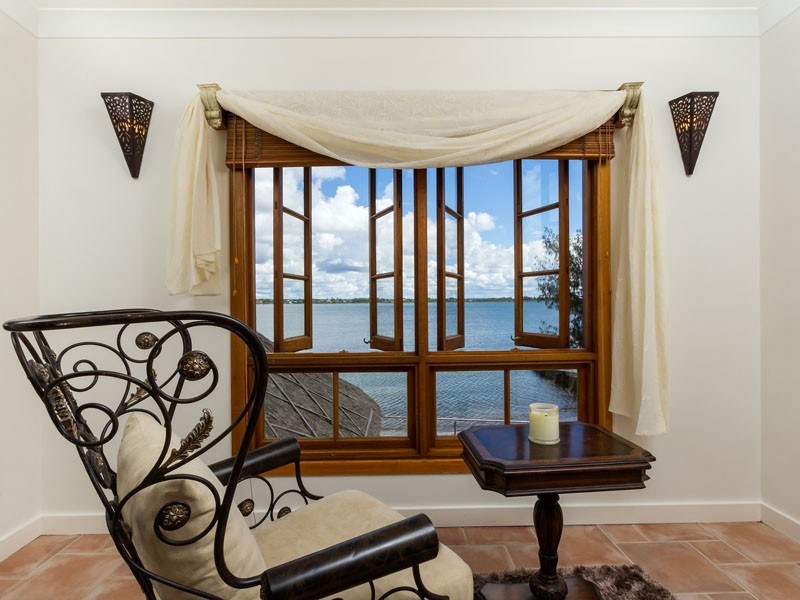 216 Shore Street North, Cleveland QLD 4163