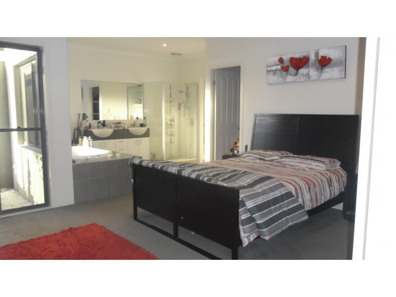 9 Saltwater, Redland Bay QLD 4165