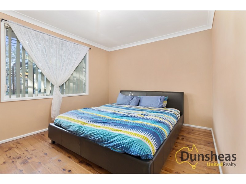 8 Cullen Place, Minto NSW 2566