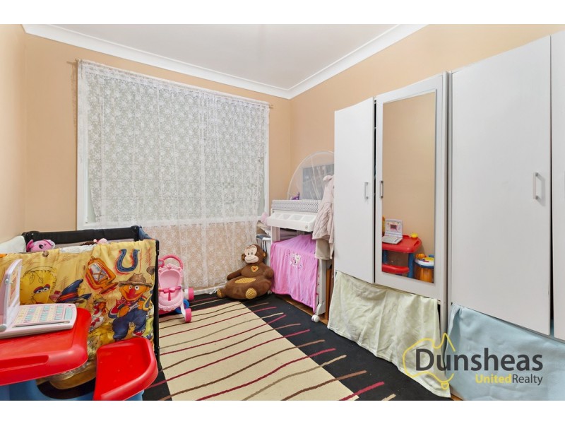 8 Cullen Place, Minto NSW 2566