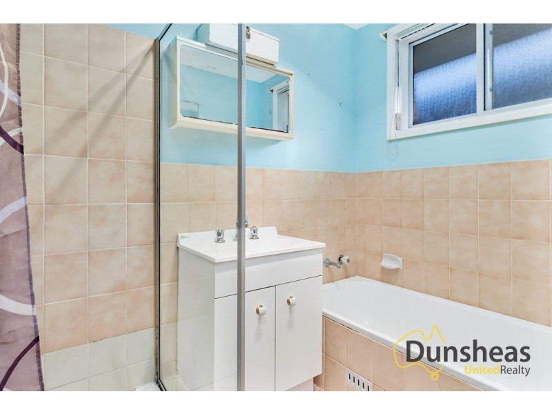 8 Cullen Place, Minto NSW 2566