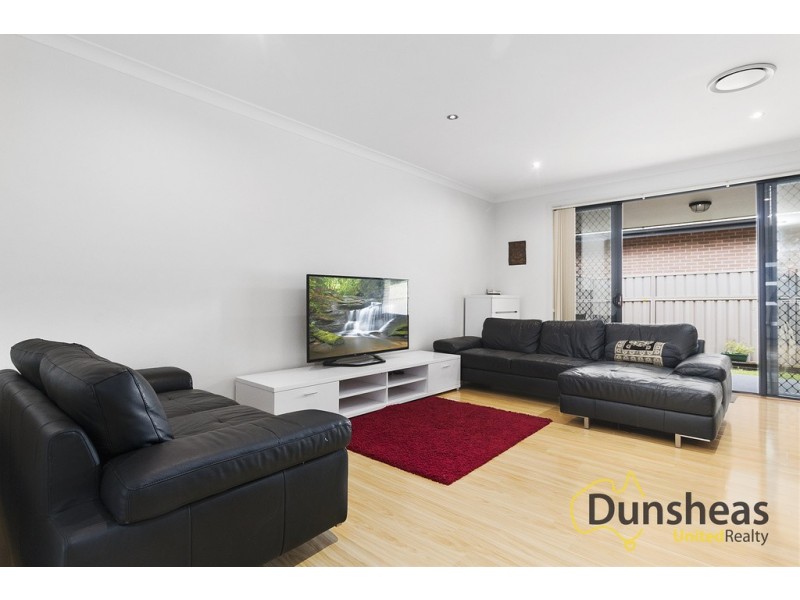 4/2 Jaclyn Street, Ingleburn NSW 2565