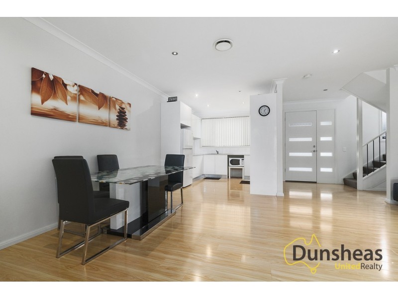 4/2 Jaclyn Street, Ingleburn NSW 2565