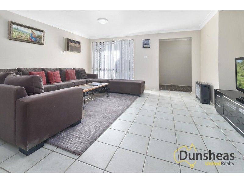 1 Kylie Place, Ingleburn NSW 2565