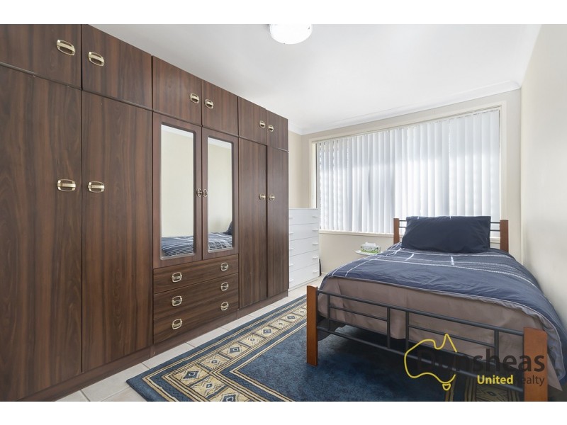 1 Kylie Place, Ingleburn NSW 2565