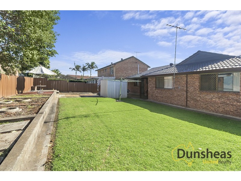 1 Kylie Place, Ingleburn NSW 2565