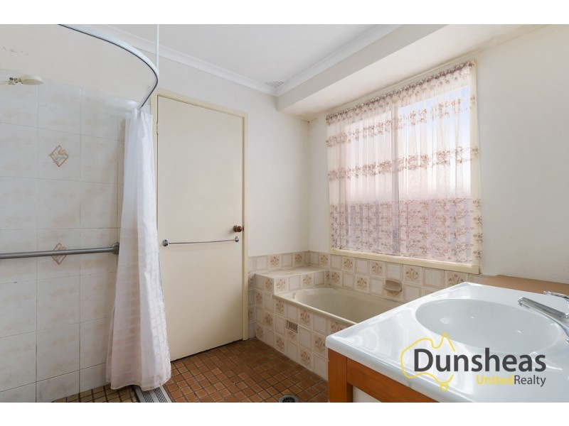 39 Gertrude Road, Ingleburn NSW 2565