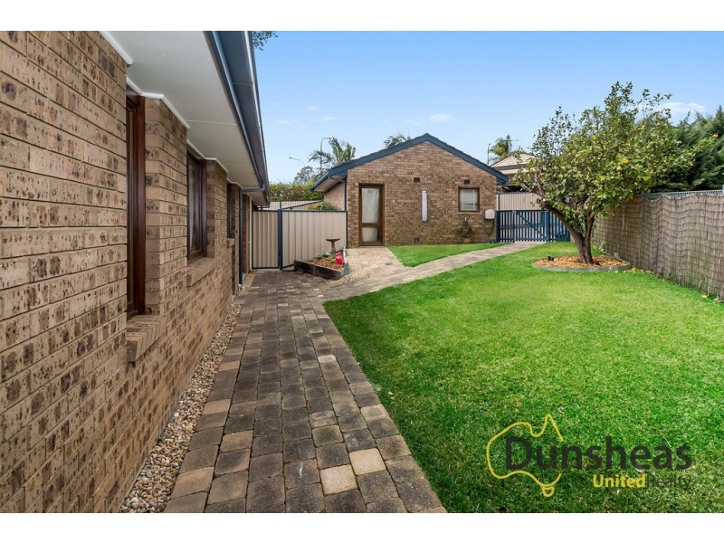 10 Mathis Place, Ingleburn NSW 2565