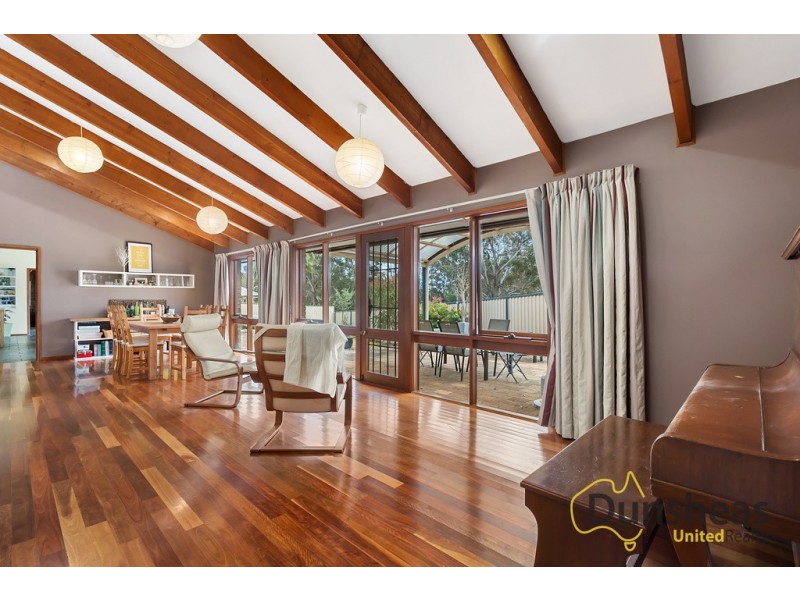 10 Mathis Place, Ingleburn NSW 2565