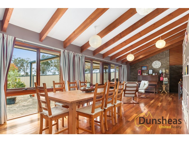 10 Mathis Place, Ingleburn NSW 2565