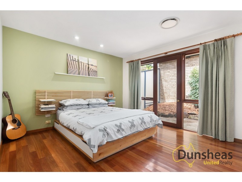 10 Mathis Place, Ingleburn NSW 2565