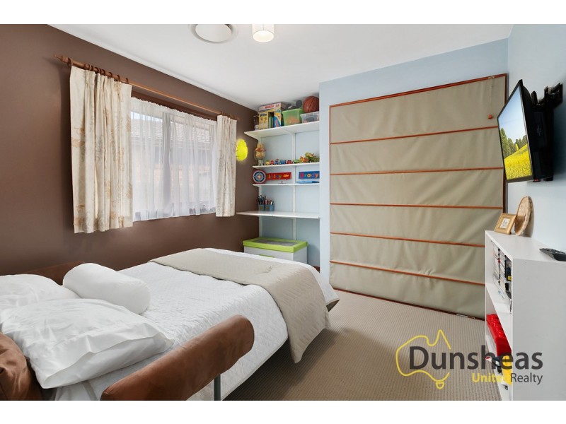 10 Mathis Place, Ingleburn NSW 2565