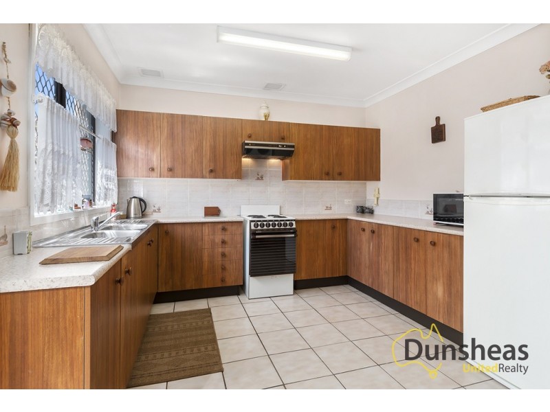 2/4-6 Francis Street, Minto NSW 2566