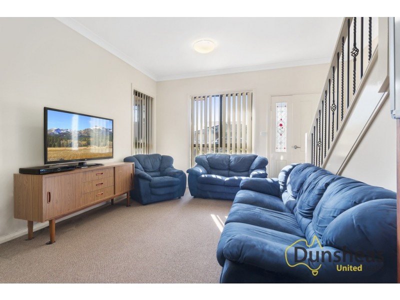 1/2 Myee Road, Macquarie Fields NSW 2564