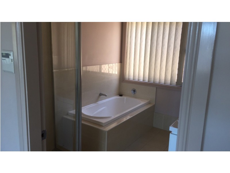 11A Ruth Place, Minto NSW 2566