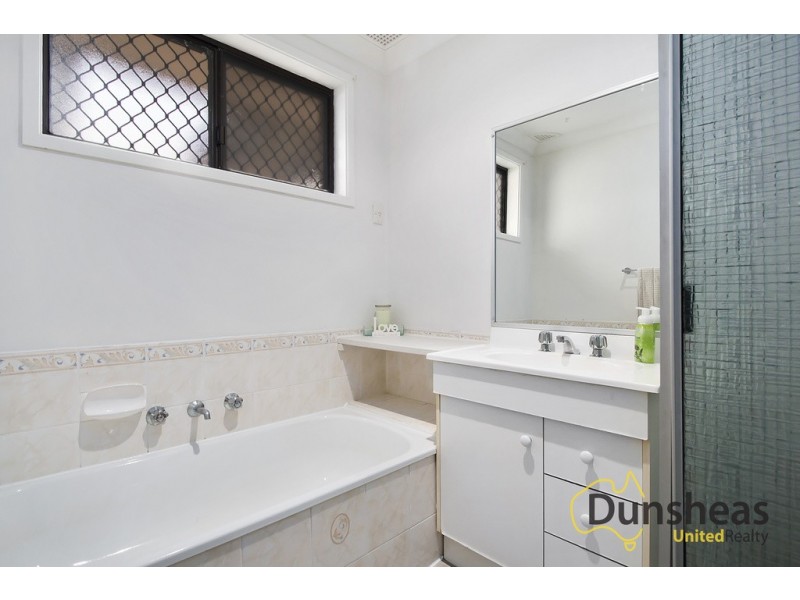 58 Bainbridge Ave, Ingleburn NSW 2565